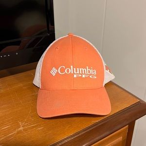 Columbia flexfit PFG hat, size S/M, orange/white